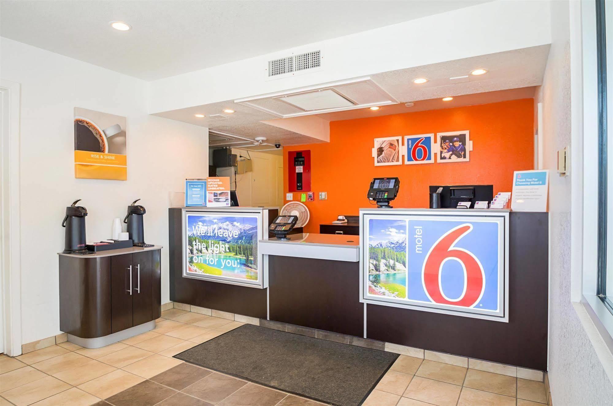 Motel 6-Pueblo, Co - I-25 Exteriör bild