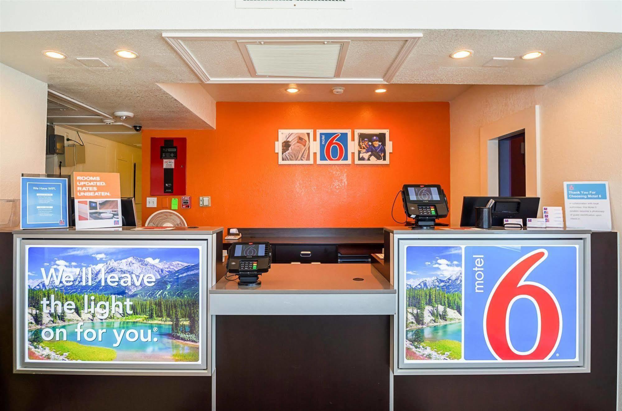 Motel 6-Pueblo, Co - I-25 Exteriör bild