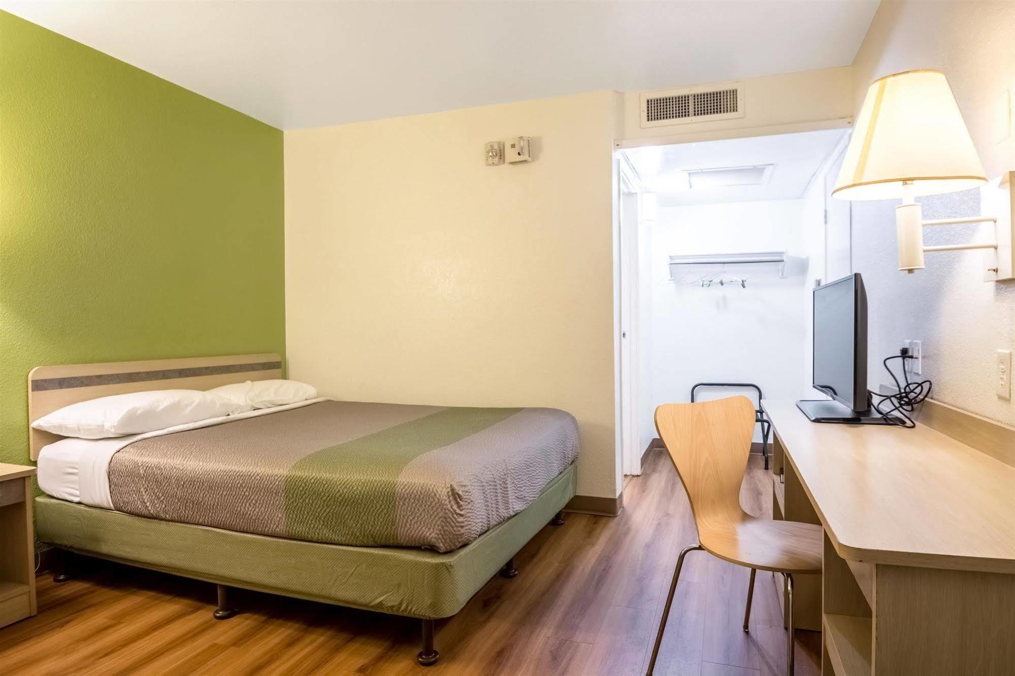 Motel 6-Pueblo, Co - I-25 Exteriör bild