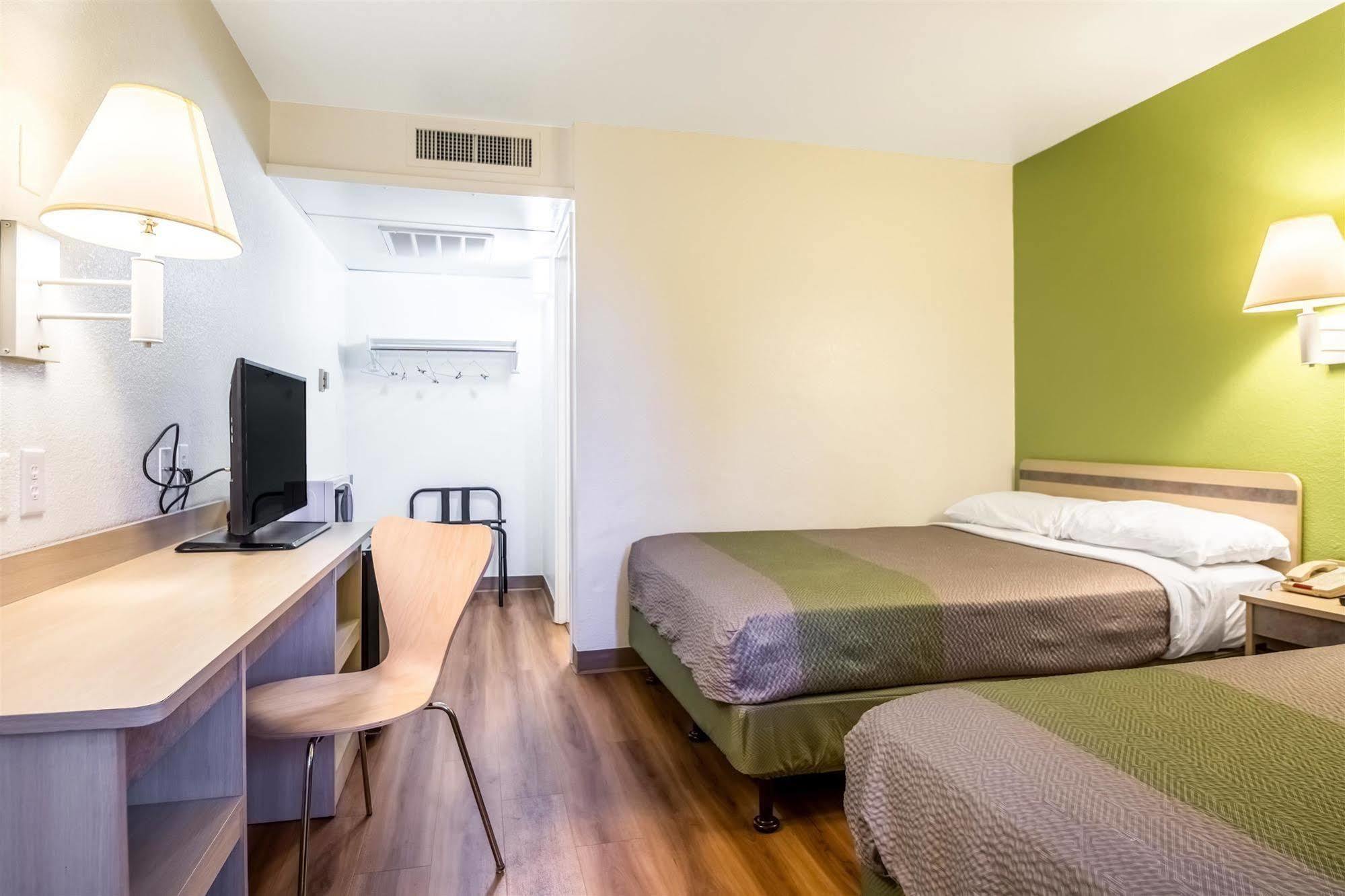 Motel 6-Pueblo, Co - I-25 Exteriör bild