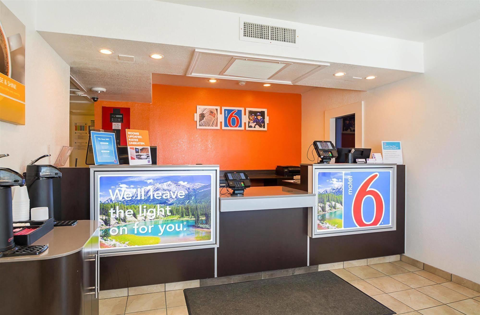 Motel 6-Pueblo, Co - I-25 Exteriör bild
